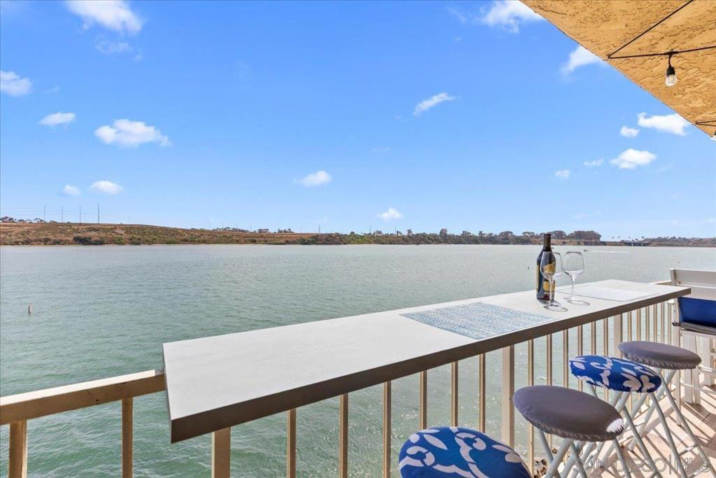 4747 Marina DR