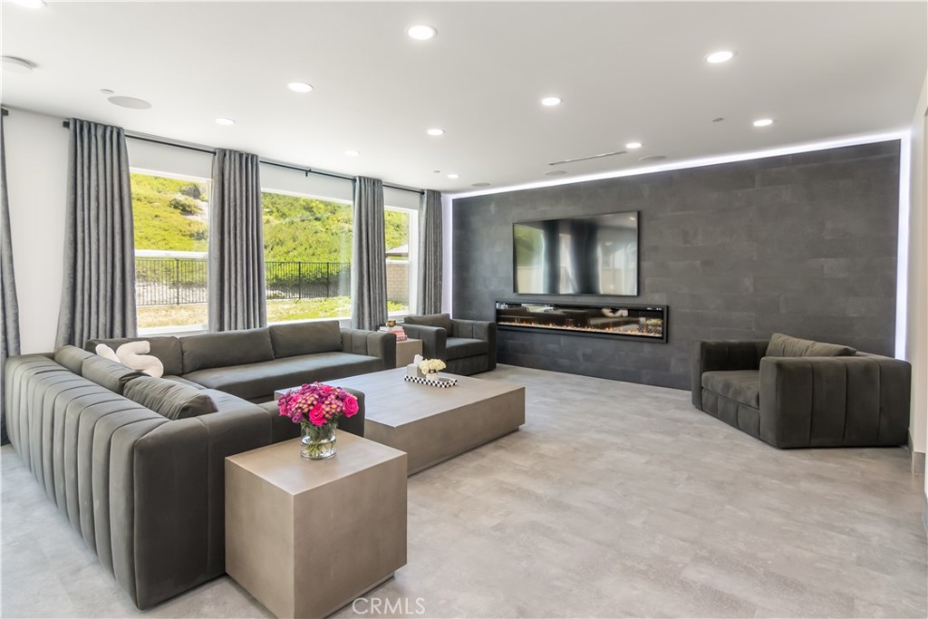 Cresta (CRSTA) - Residential