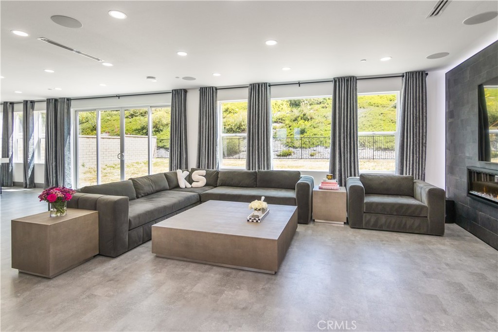 Cresta (CRSTA) - Residential