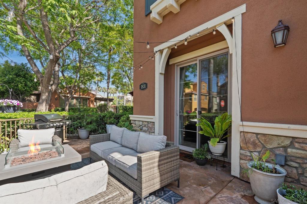 1831 Scarlet PL