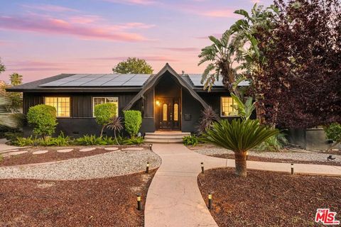 Photo of 22258 Schoenborn Street, West Hills, CA 91304 (MLS # 26731269)