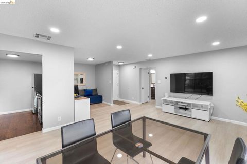 Photo of 2400 Shadow Lane Ln #110, Antioch, CA 94509 (MLS # 41131724)