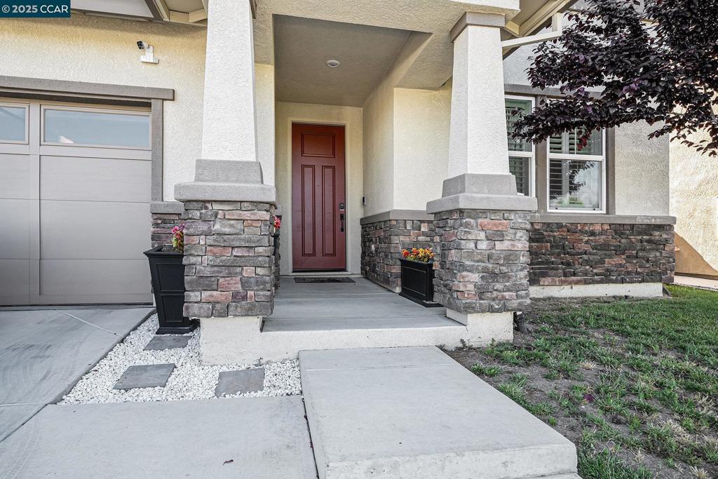 1533 Canary Creek Way