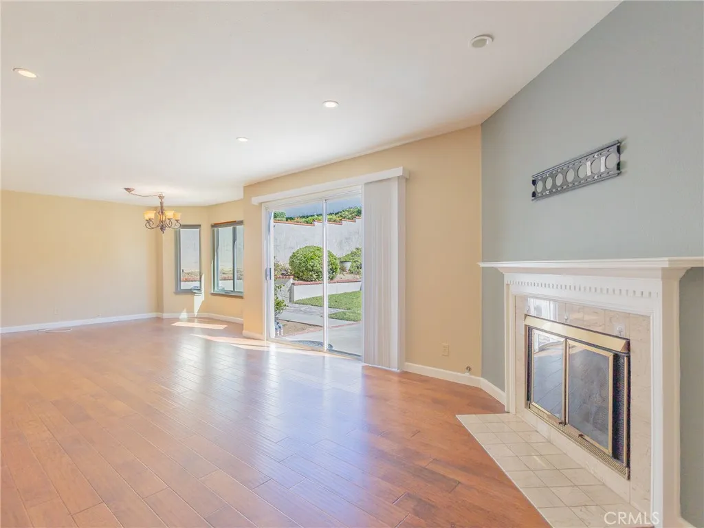 Yorba Linda, California 92886, United States, 4 Bedrooms Bedrooms, ,3 BathroomsBathrooms,Residential,Pending,227398