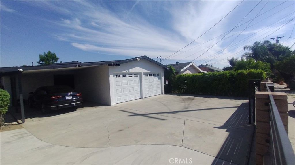 Properties 1 13714 Hoyt Street