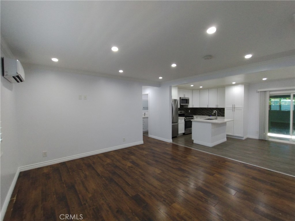 Properties 2 13714 Hoyt Street