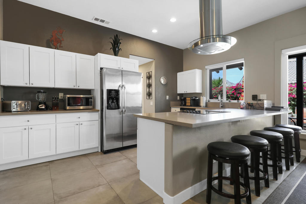 54840 Avenida Juarez