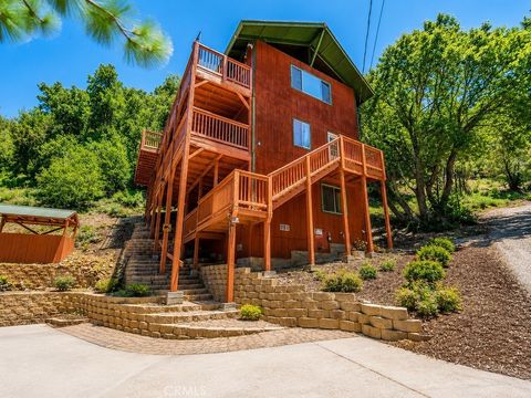 Photo of 1412 Lassen WAY, Pine Mountain Club, CA 93222 (MLS # SR26146837)