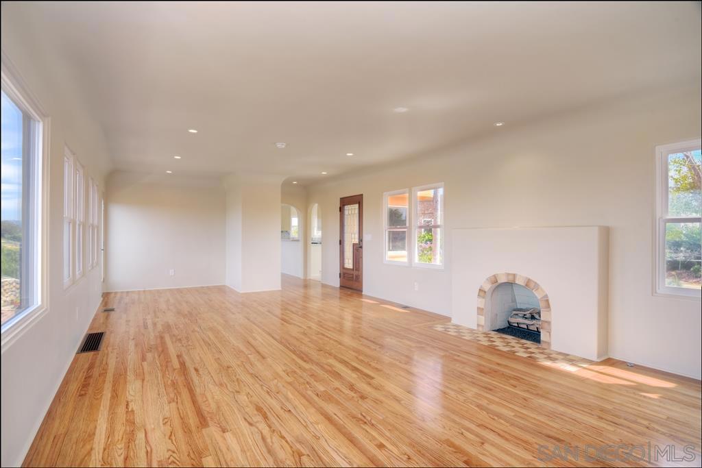 4388 Middlesex Dr