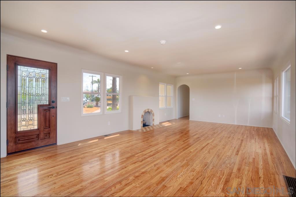 4388 Middlesex Dr