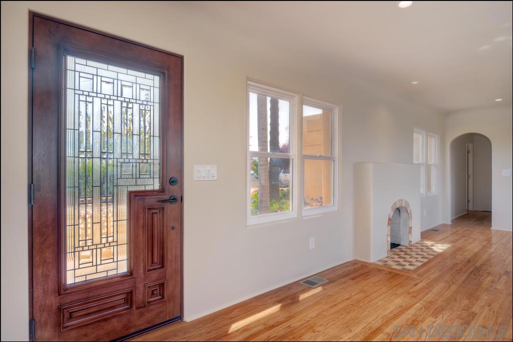 4388 Middlesex Dr