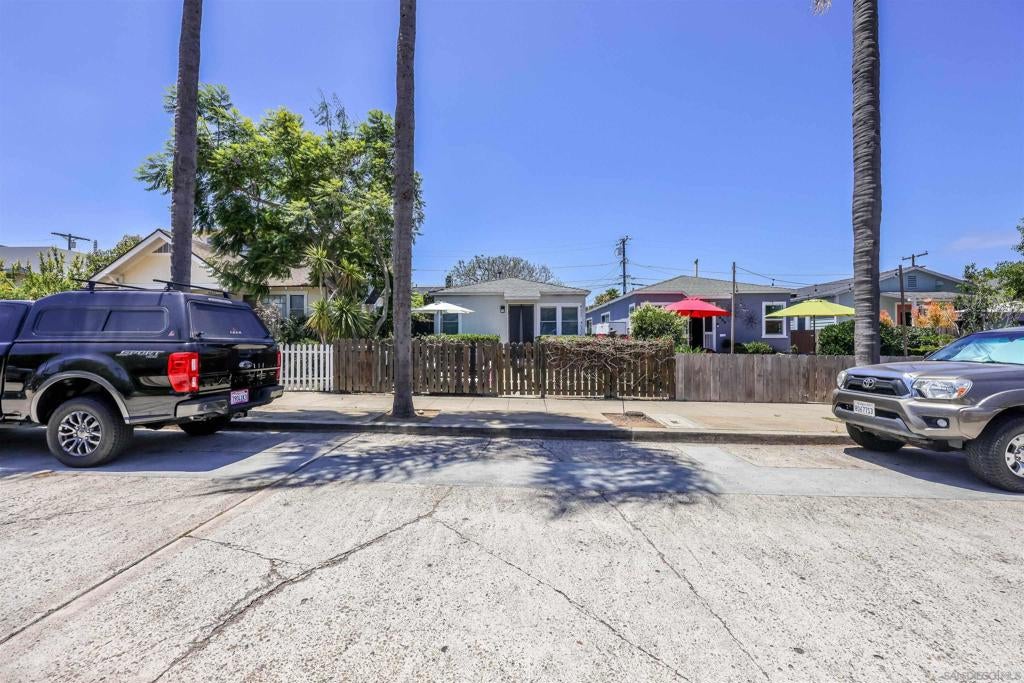 4637 Larkspur Street