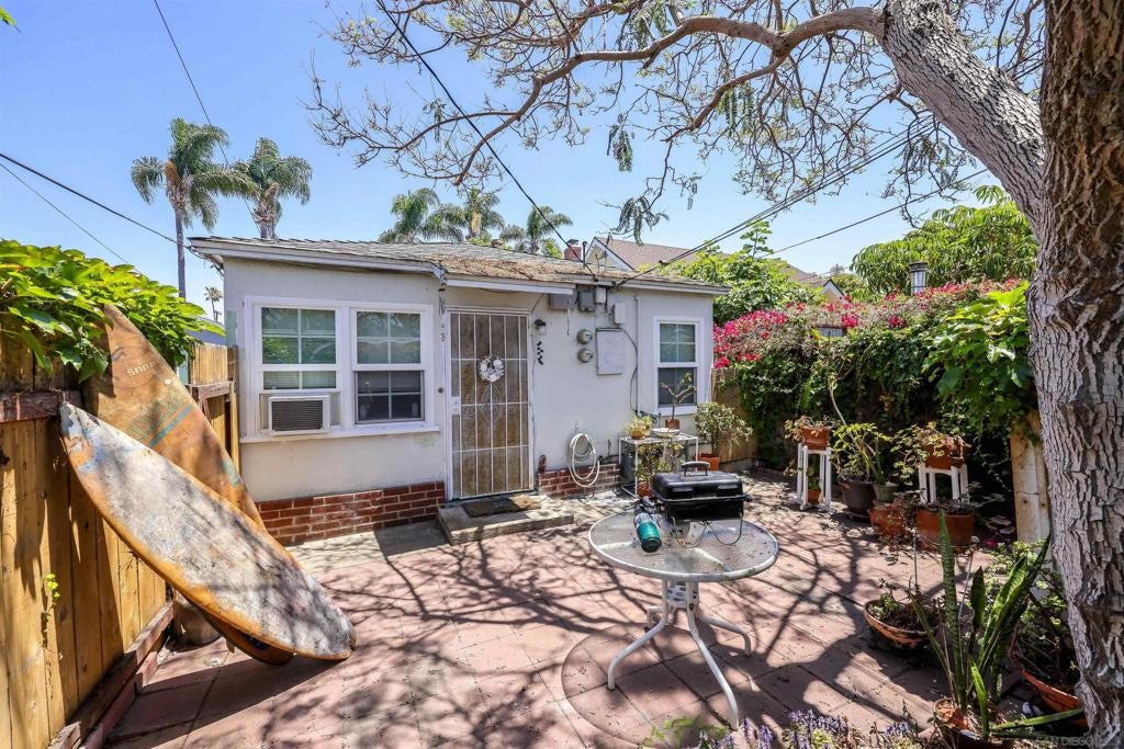 4637 Larkspur Street