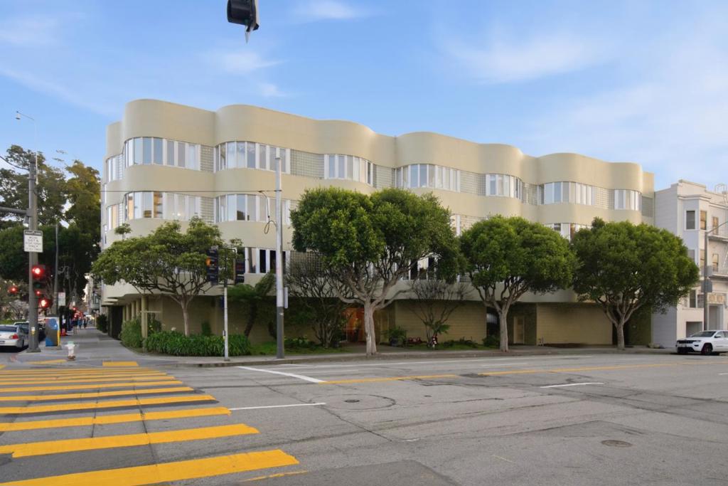 1111 Bay Street 307