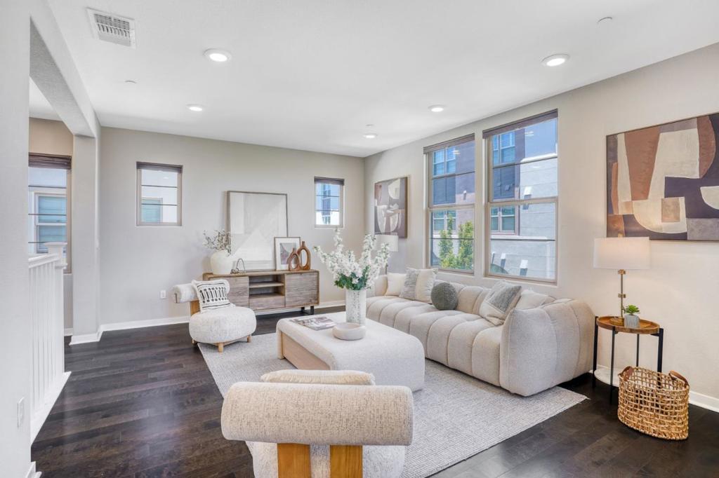 1071 Dewberry Place 102