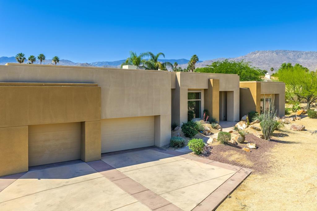 47200 Desert Lily Drive