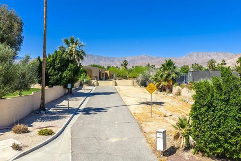 Photo of 47200 Desert Lily Drive, Palm Desert, CA 92260 (MLS # 219147820DA)