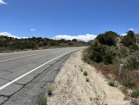 Photo of 0 Longview Rd/Punchbowl Rd/Vic Ave Y6, Juniper Hills, CA 93543 (MLS # SR25228129)