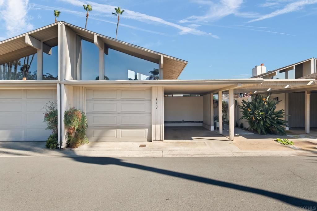 Photo of 119 Via Coronado, Rancho Santa Fe, CA 92091 (MLS # 260007308SD)