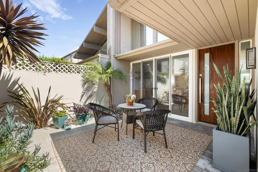 Photo of 119 Via Coronado, Rancho Santa Fe, CA 92091 (MLS # 260007308SD)