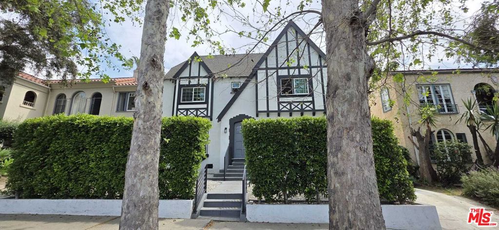 1032 S Orange Drive
