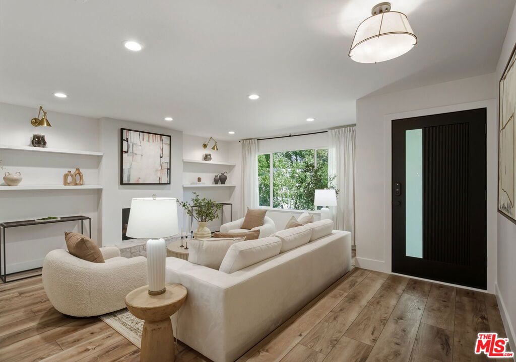 4615 Orange Knoll Avenue