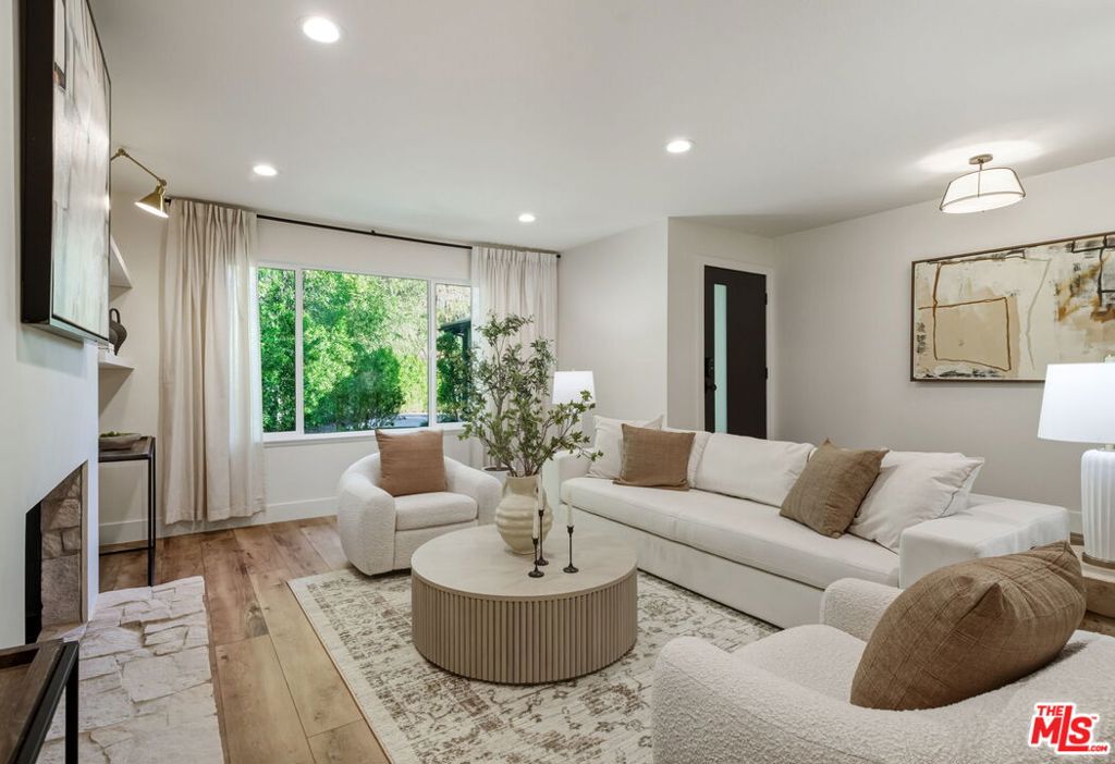 4615 Orange Knoll Avenue