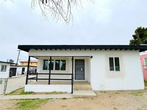 Photo of 117 N 12th Street, Banning, CA 92220 (MLS # IG26033412)