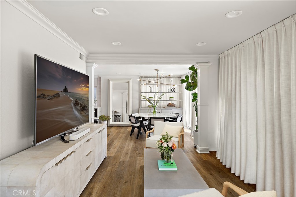 1570 W Tedmar