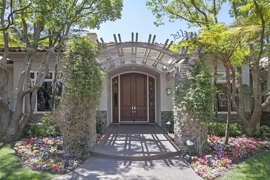 Easy Living single level Med. Style overlooking 3rd Fairway of the RSF Farms Golf Club. Mahogony Entry Doors lead to a spacious vaulted Foyer Entry, Gorgeous Wood Paneled office w/builtins & fireplace, romantic luxurious master suite w/large dressing area and closets. Gourmet Kitchen w/large center island opening to family room w/beam ceilings & wet bar. Large back yard w/refreshing pool and spa recently replastered, custom BBQ island. Available turnkey w/furniture, accessories, dishes. Neighborhoods: RSF Farms Equipment: Dryer,Garage Door Opener,Pool/Spa/Equipment, Range/Oven, Vacuum/Central, Washer Other Fees: 0 Sewer: Sewer Connected Topography: LL,GSL