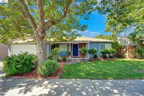 Photo of 15963 Via Toledo, San Lorenzo, CA 94580 (MLS # 41134674)