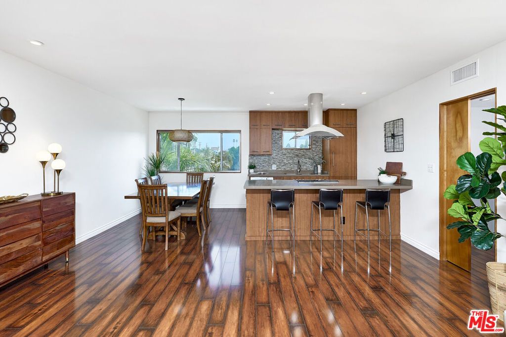 Photo of 2002 4th Street #302, Santa Monica, CA 90405 (MLS # 25587351)