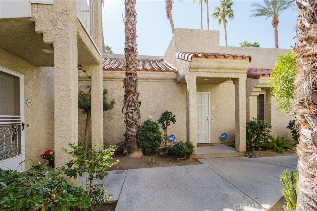 Photo of 2700 Lawrence Crossley Rd #37, Palm Springs, CA 92264 (MLS # WS25226647)