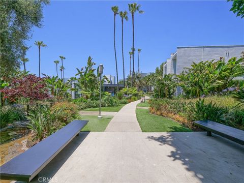 Tiny photo for 630 The Village #117, Redondo Beach, CA 90277 (MLS # PV25196213)