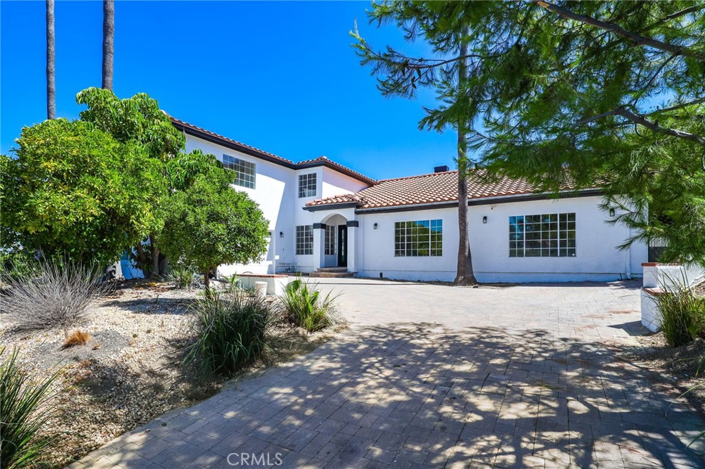 4424 Deanwood Drive