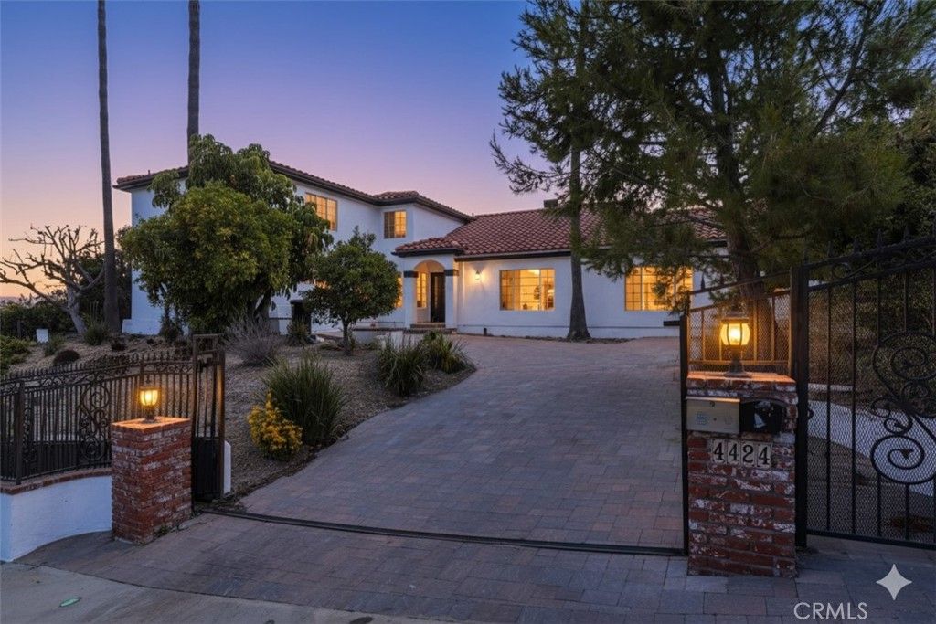 Photo of 4424 Deanwood Drive, Woodland Hills, CA 91364 (MLS # OC25094079)