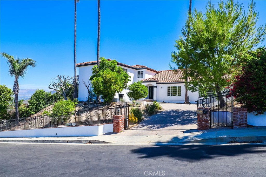 4424 Deanwood Drive