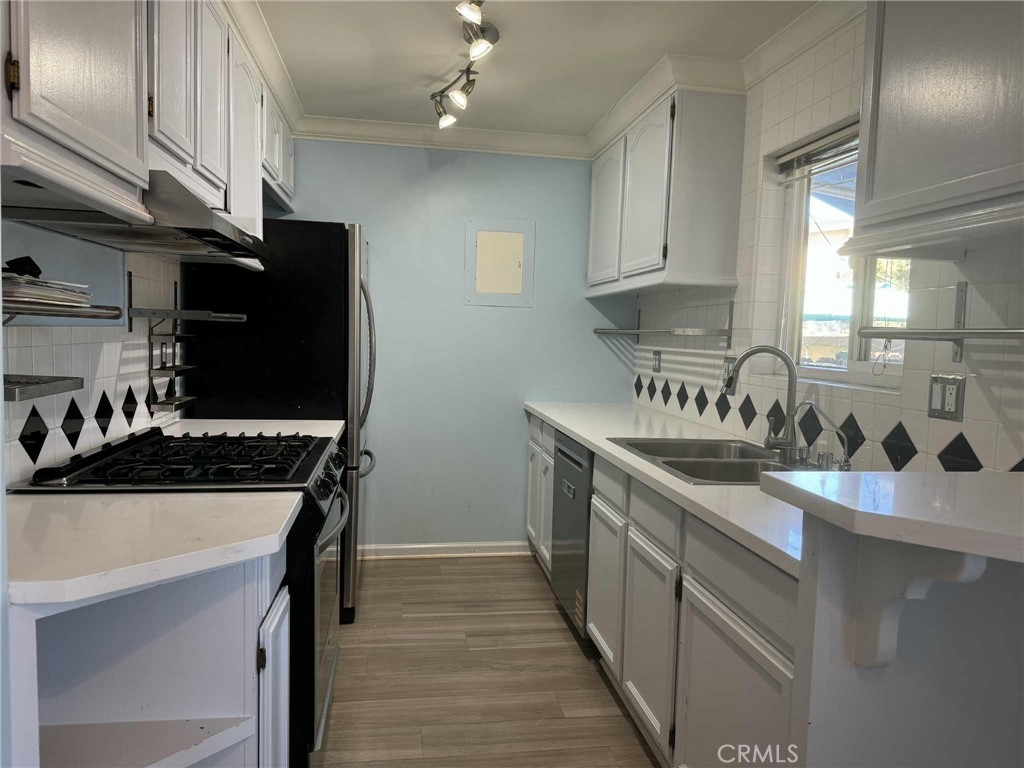11138 Aqua Vista Street 3
