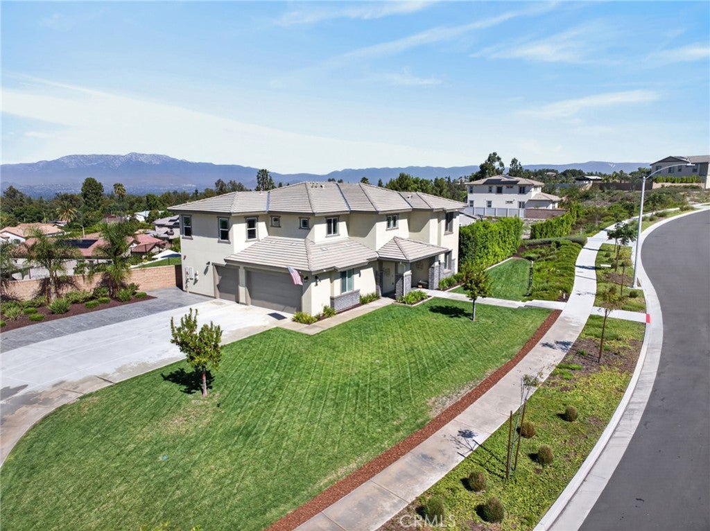 1055 Vista Court