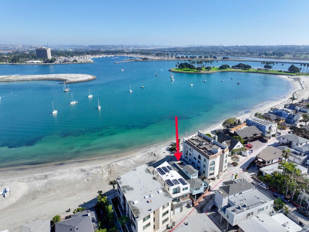 2812 Bayside Walk