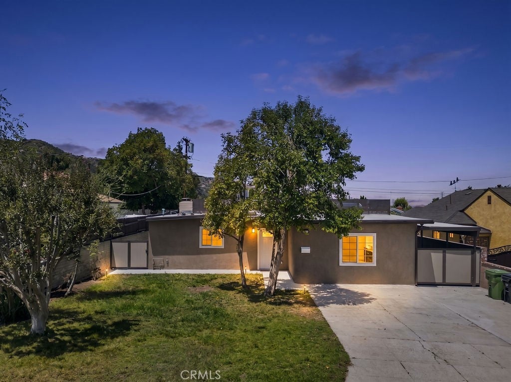 10227 Mcvine AVE, Sunland CA 91040