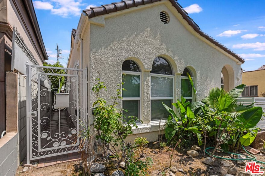 Beautifully renovated 1 bed, 1 bath ADU in the heart of Beverly Hills! This charming unit features its own private entrance, modern finishes, with laundry, and a bright, inviting living space. Located in one of the most desirable neighborhoods, it offers both comfort and convenience perfect for those seeking a stylish home in a prime location. **ALL UTILITIES ARE INCLUDED**