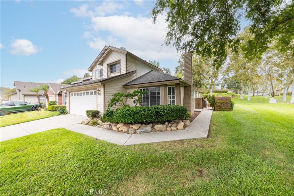 1204 W Victoria Street