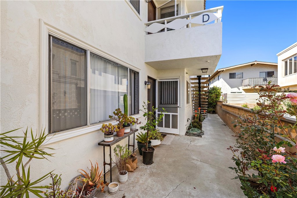 256 Avenida Lobeiro