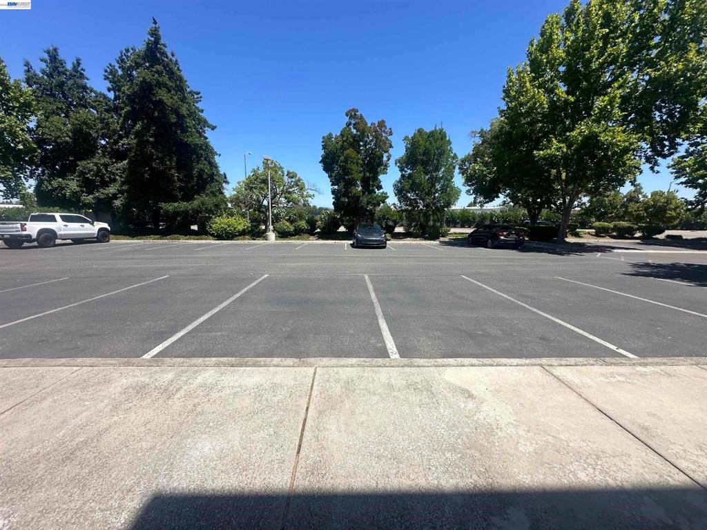 405 Boulder Ct Unit 100