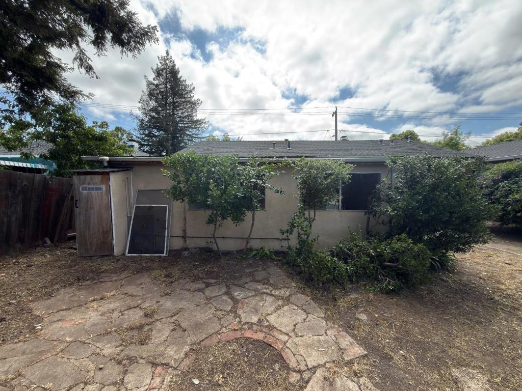1151 Hollyburne Avenue, Menlo Park CA 94025