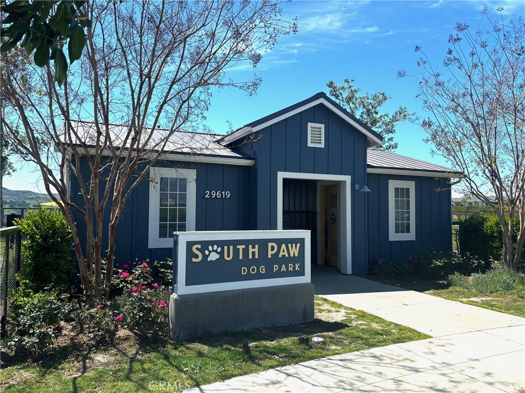 Flora - Residential Lease