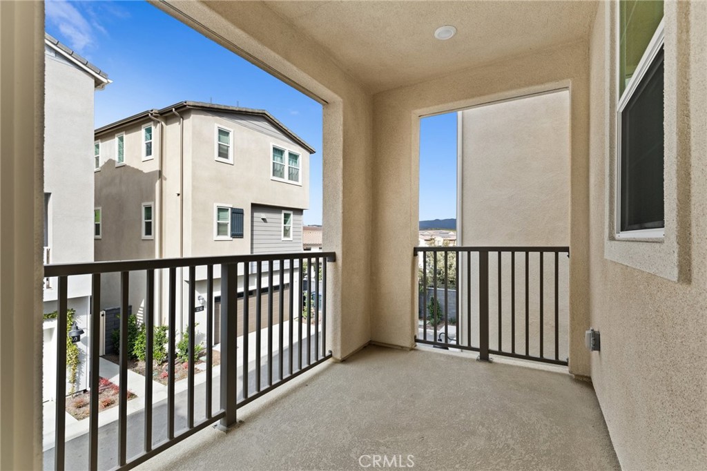 Flora - Residential Lease