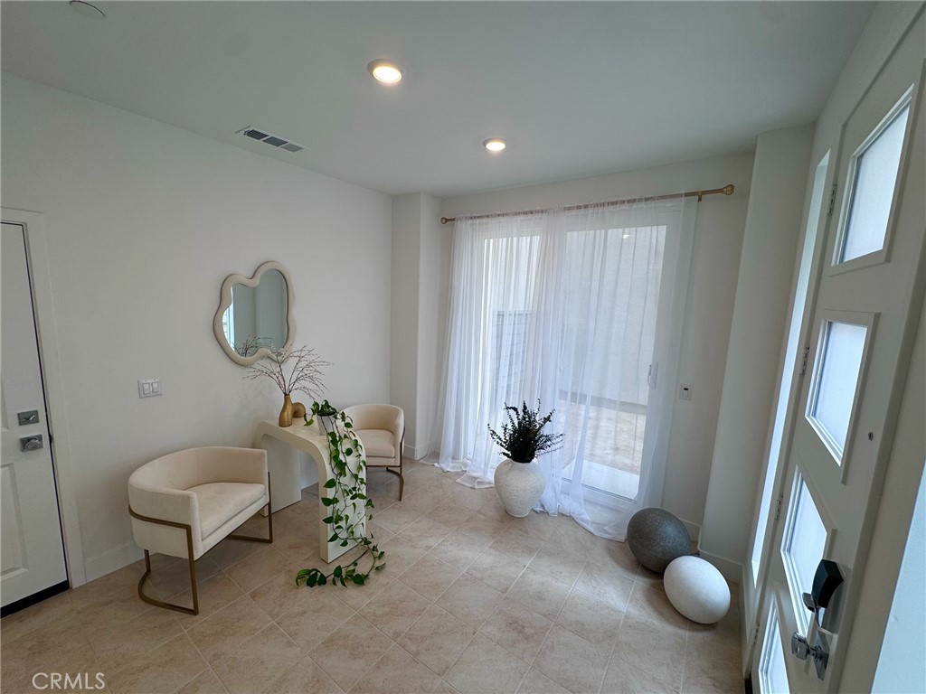 Flora - Residential Lease