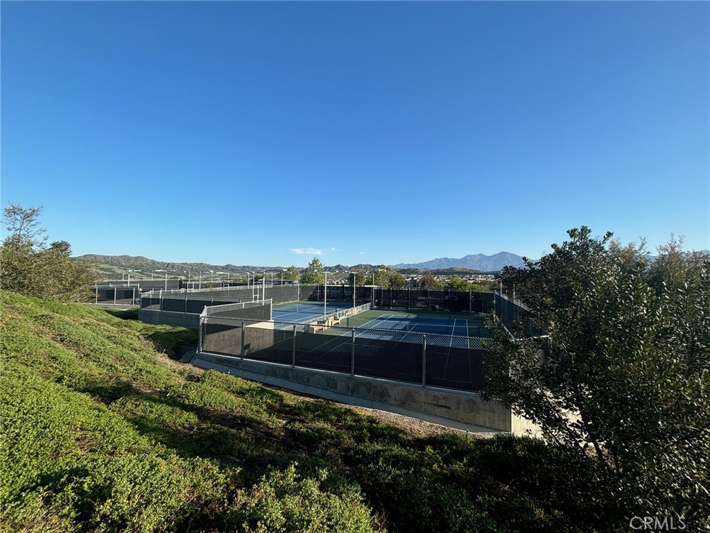 Flora - Residential Lease